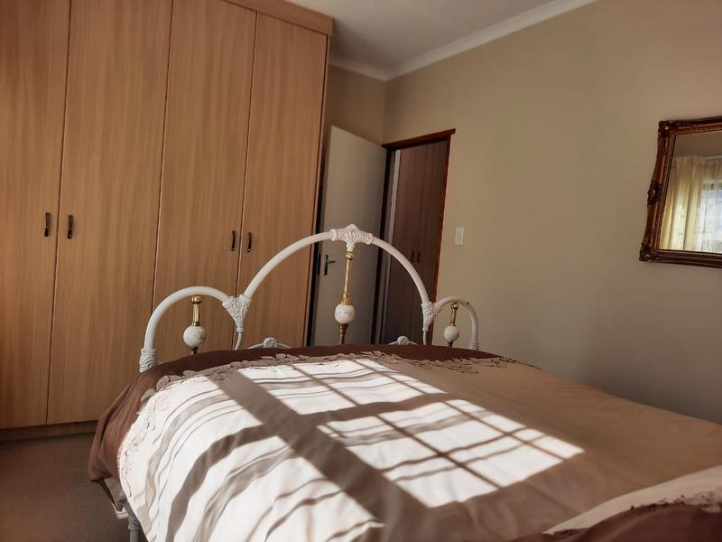 2 Bedroom Property for Sale in Oudtshoorn Western Cape